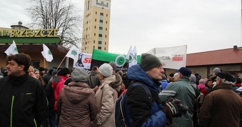 Górnicy kopalni "Brzeszcze" nadal protestują. Dziś dołączają do protestu kolejne kopalnie