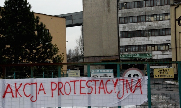 Protestuje kilka tysięcy górników z 12 kopalń