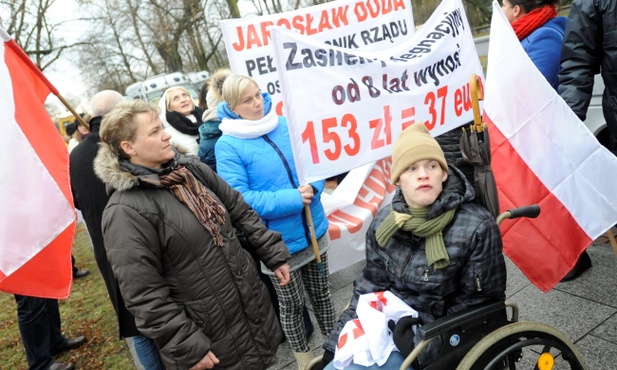 Protest rodziców dzieci niepełnosprawnych
