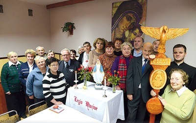 Członkowie prezydium Legionu Maryi z radomskiego Gołębiowa