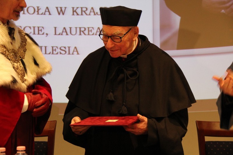 Tytuł doktora honoris causa dla abp. Wesołego