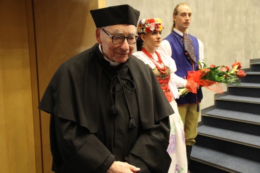 Tytuł doktora honoris causa dla abp. Wesołego