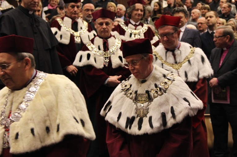 Tytuł doktora honoris causa dla abp. Wesołego