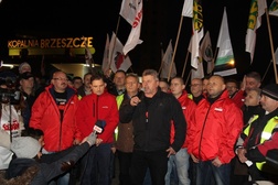 W manifestacji poparcia pod kopalnią "Brzeszcze" uczestniczył m.in. Piotr Duda, szef śląsko-dąbrowskiej "Solidarności"