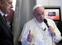 Papież: Nie można obrażać religii i zabijać w jej imię
