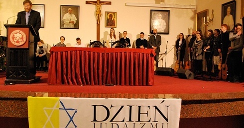 Dwa światy oko w oko