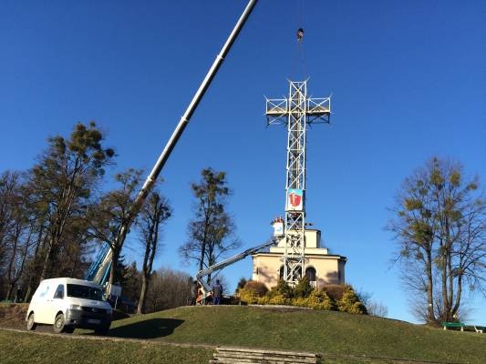 Papieski krzyż zniknął z Kaplicówki