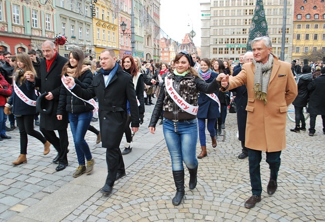 Zatańczyli poloneza dla Aleksandra Fredry