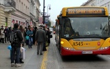 W poniedziałek na ulice Warszawy wyjedzie mniej autobusów i tramwajów