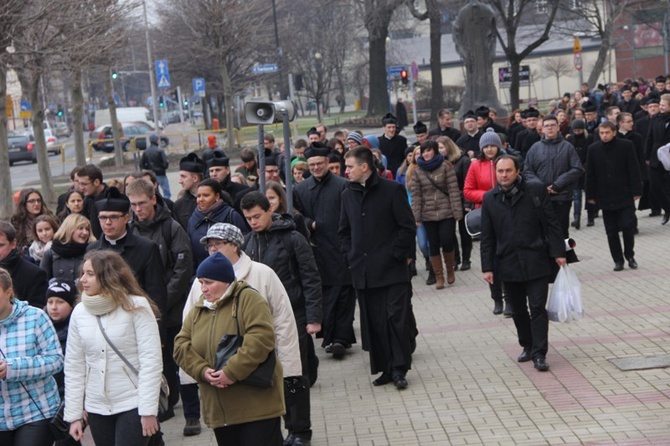 Symbole ŚDM w archikatedrze i seminarium