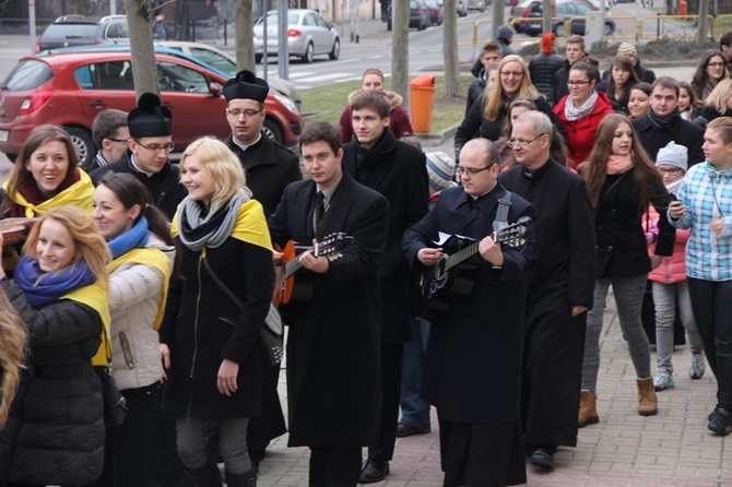 Symbole ŚDM w archikatedrze i seminarium