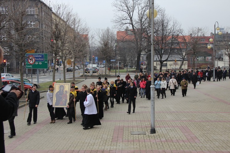 Symbole ŚDM w archikatedrze i seminarium