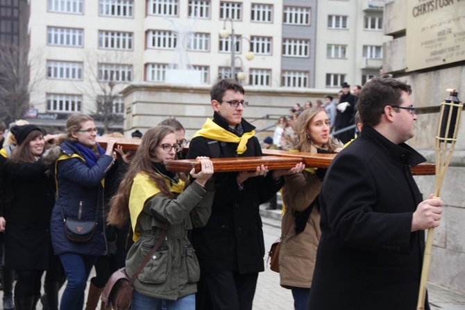 Symbole ŚDM w archikatedrze i seminarium