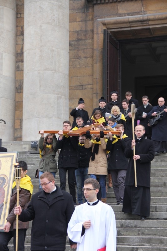 Symbole ŚDM w archikatedrze i seminarium