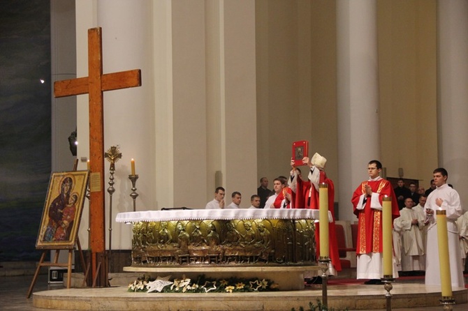 Symbole ŚDM w archikatedrze i seminarium