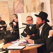 Dawna tzw. mała synagoga płocka, zarządzana przez Muzeum Mazowieckie, jest muzeum, przestrzenią międzykulturowych spotkań i wydarzeń artystycznych, a w tym roku stała się także miejscem modlitwy