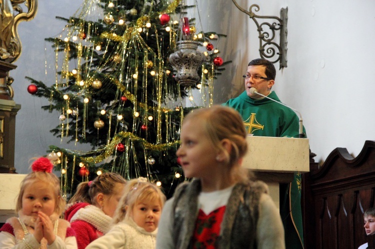 Przedstawienie przedszkolaków w Domaniewicach