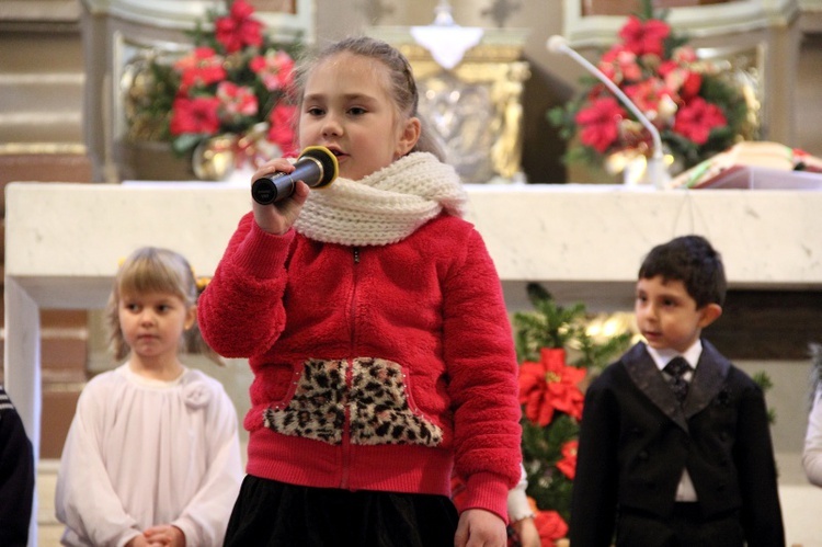 Przedstawienie przedszkolaków w Domaniewicach