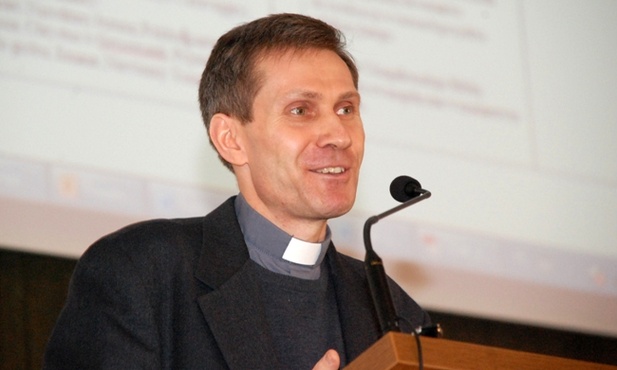 Wykłady wygłosił ks. prof. dr hab. Wojciech Pikor z WT UMK w Toruniu