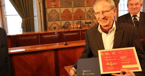 Wyjątkowa nagroda dla Andrzeja Mencwela