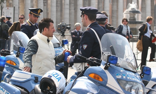 Papieskie spotkanie z włoskimi policjantami