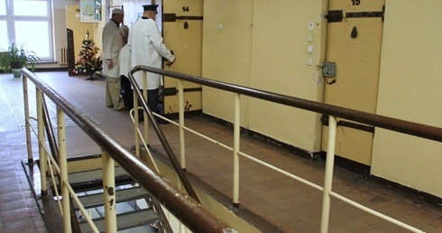 Kolejki chętnych do więzienia