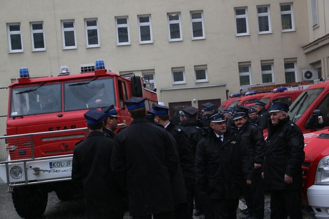 Samochody dla małopolskich strażaków