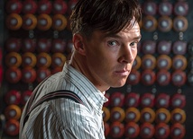 Benedict Cumberbatch stworzył  wyrazistą kreację jako Alan Turing w filmie „Gra tajemnic”