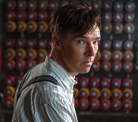 Benedict Cumberbatch stworzył  wyrazistą kreację jako Alan Turing w filmie „Gra tajemnic”