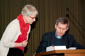  Ks. prof. Wojciech Pikor i metodyk katechezy s. Elżbieta Gajowiak 