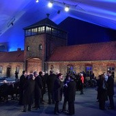 Europa uczciła rocznicę wyzwolenia Auschwitz 
