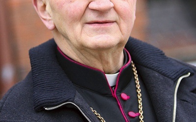 Bp Jan Wieczorek w latach 1992–2011 ordynariusz diecezji gliwickiej,  obecnie biskup senior 
