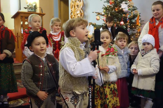 Przedszkolaki kolędowo