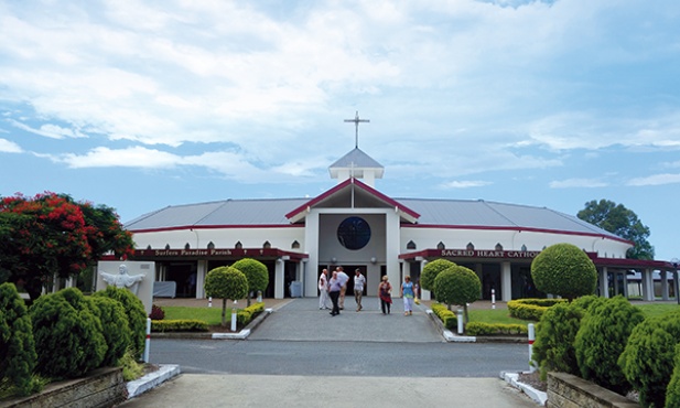 W kościele pw. Najświętszego Serca swoje Msze św. mają Australijczycy, Filipińczycy i Polacy