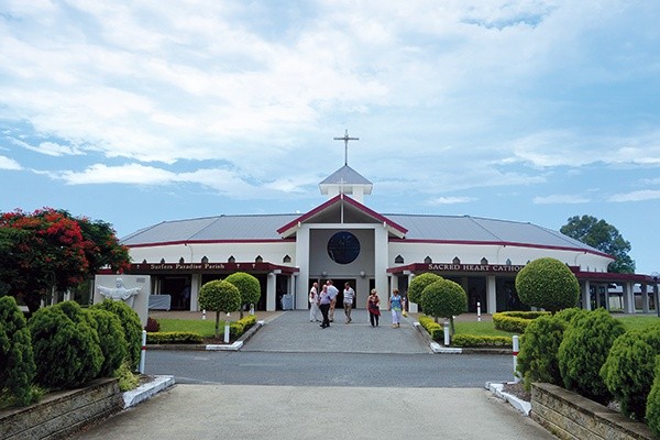 W kościele pw. Najświętszego Serca swoje Msze św. mają Australijczycy, Filipińczycy i Polacy