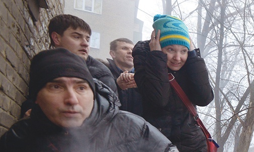  30.01.2015. Donieck. Ukraina. Ludzie szukają schronienia podczas walk między wojskami ukraińskimi a prorosyjskimi separatystami. 
