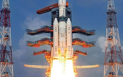 Takimi rakietami jak ta Hindusi będą latali w kosmos. Na zdjęciu test przeprowadzony 14 grudnia 2014 roku 