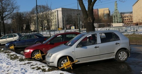 Blokują przy Błoniach