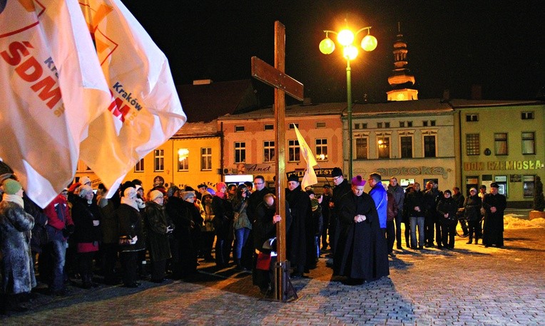 Pożegnanie krzyża i ikony   na rynku w Lublińcu