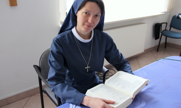 Studiuję Biblię od 10 lat i ciągle odkrywam w niej coś nowego - mówi s. Judyta Pudełko