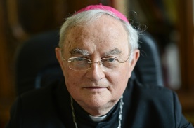 Abp Hoser: Nie bójmy się wyniku Synodu