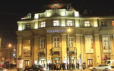 Koncert jubileuszowy odbył się w tym samym budynku, w którym filharmonicy krakowscy grali w lutym 1945 r.
