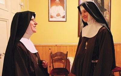  Siostry klaryski z Kęt – choć za klauzurą, stale żyją sprawami świata świeckich
