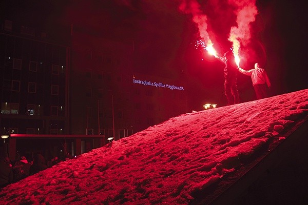  Demonstracja pod siedzibą Jastrzębskiej Spółki Węglowej w czwartek 5 lutego