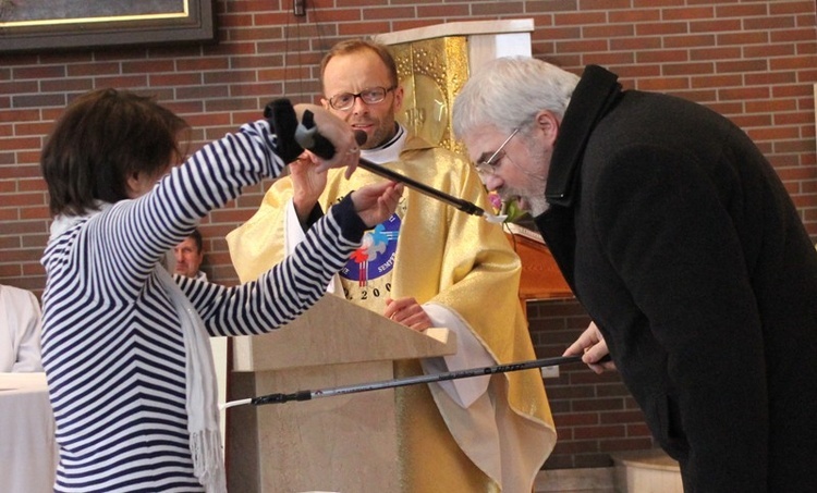 W czasie homilii na świętowaniu SECiM ks. Jacek Pędziwiatr zaprosił uczestników Eucharystii do eksperymentu o służbie we wspólnocie