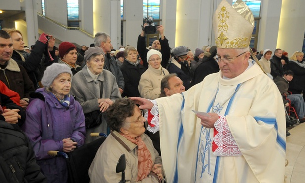 Świat potrzebuje modlitwy chorych