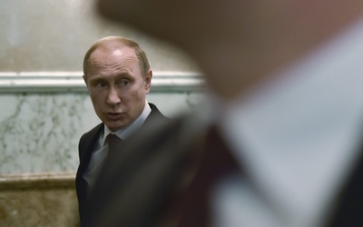 Putin w Mińsku, a jego czołgi na Ukrainie