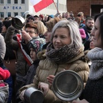 Protest kobiet przed siedzibą JSW