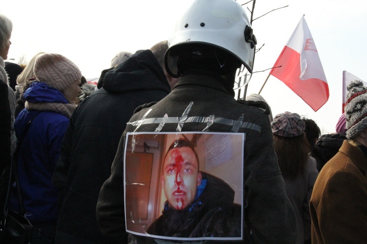 Protest kobiet przed siedzibą JSW