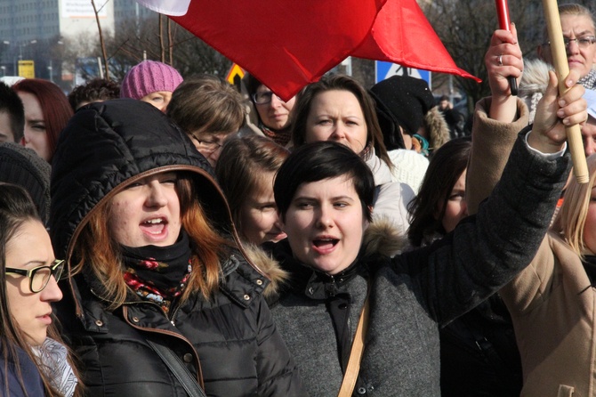 Protest kobiet przed siedzibą JSW